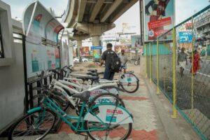 cycles inside metro