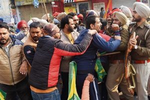 Bharti Kisan union gherao