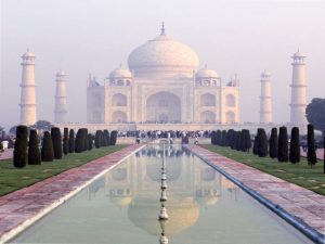 Taj Mahal bomb scare