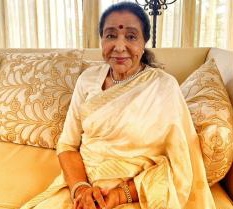 playback singer Asha Bhosle