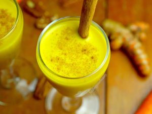 Cinnamon and turmeric milk