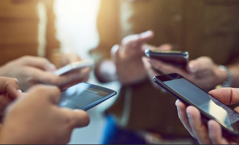 smart phones - saakshatv 