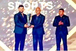 suresh-raina-recieves-sports-icon-award saaksha tv