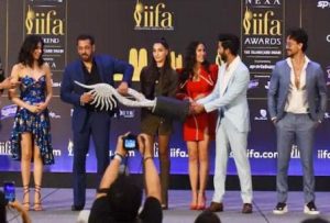 iifa-awards-2022-shershaah-wins-big saaksha tv