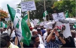tumkur-huge-protest-against-kn-rajanna saaksha tv