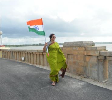 Mandya - MP Sumalatha photo shoot – Srikanthaiah demands action saaksha tv