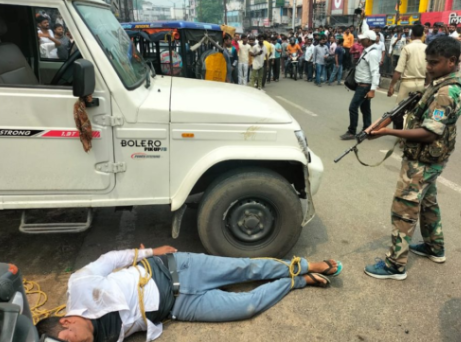Dhanbad Police gun down dacoit cordons off Muthoot Finance office saaksha tv
