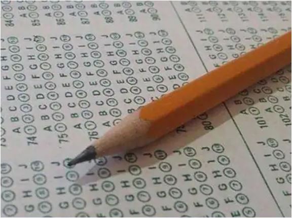 constables-recruitment kannadigas-outrage-for-english-hindi-test 