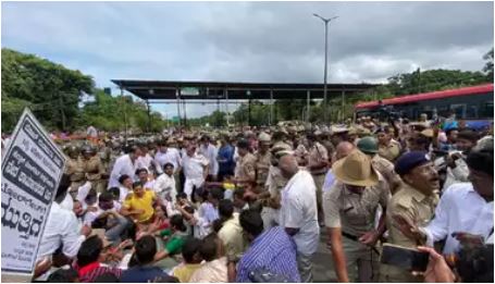 Mangalore two-fir-against-suratkal-toll-gate-activists