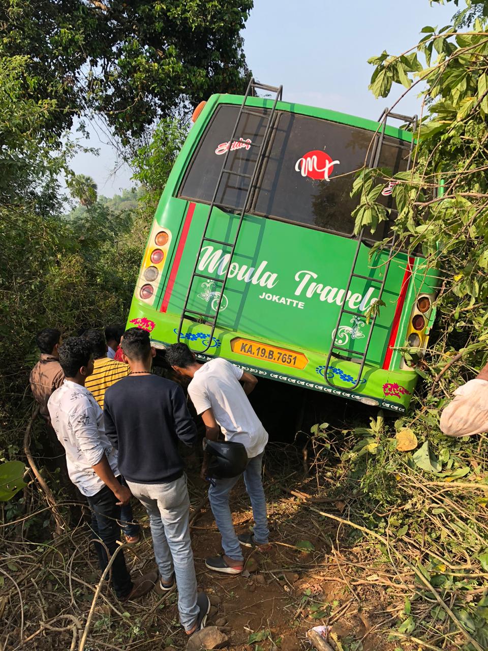 ಬಸ್ ಗಳ ಮಧ್ಯೆ ಡಿಕ್ಕಿ- ತಪ್ಪಿದ ಭಾರೀ ದುರಂತ..!