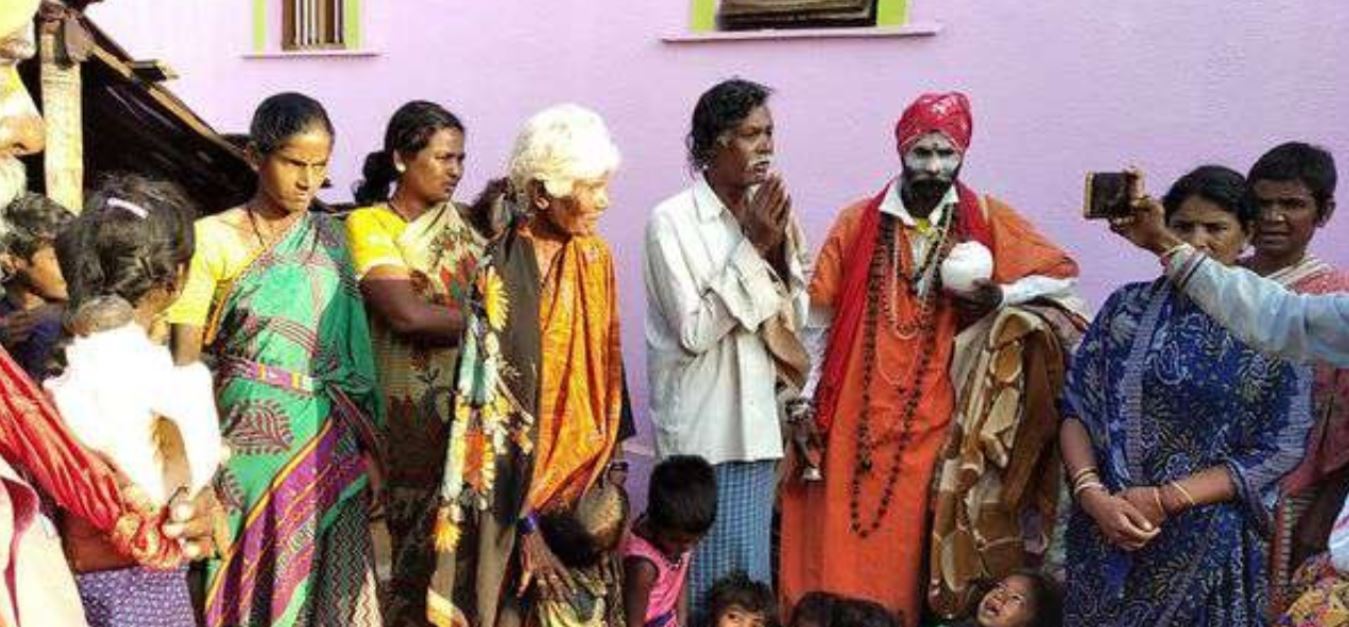 ಲಾಕ್ ಡೌನ್: ಕಣ್ಣೀರಲ್ಲಿ ಕೈ ತೊಳೆಯುತ್ತಿದ್ದಾರೆ ಸುಡುಗಾಡು ಸಿದ್ಧರು!