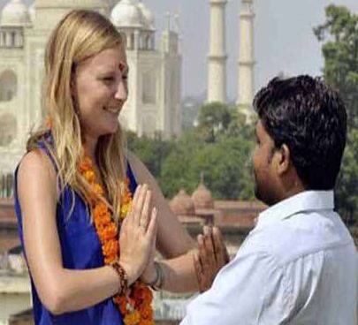 ಕೊರೊನಾ ಎಫೆಕ್ಟ್: ಎಲ್ಲೆಲ್ಲೂ ಈಗ ನಮಸ್ತೆ ಟ್ರೆಂಡ್