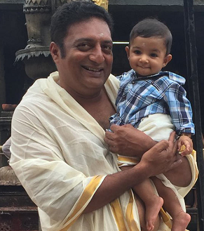 ಪ್ರಕಾಶ್ ರೈ ಅವರಿಂದ ಮಗನಿಗೆ ರಾಷ್ಟ್ರ ಗೀತೆ ಪಾಠ…