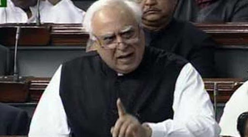 ಕೇಂದ್ರ ಸರಕಾರಕ್ಕೆ ಕಪಿಲ್ ಸಿಬಲ್ ಚಾಟಿಯೇಟು