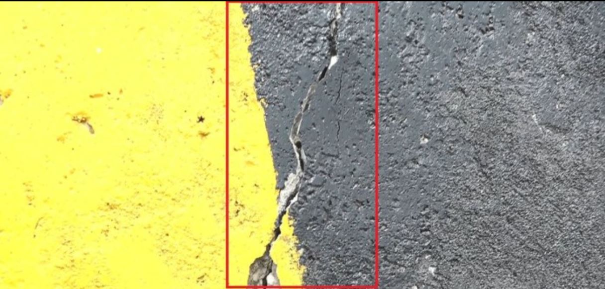 ಮೊದಲ ಮಳೆಗೆ ಪಂಪ್ವೆಲ್ ಮೇಲ್ಸೇತುವೆಯ ಒಂದು ಬದಿ ಬಿರುಕು…