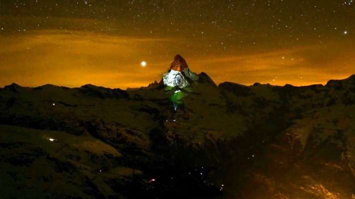 ಸ್ವಿಜರ್ ಲ್ಯಾಂಡ್ ಪರ್ವತದ ಮೇಲೆ ಭಾರತದ ತ್ರಿವರ್ಣ ಧ್ವಜ..!