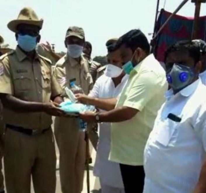 50,000 ಮಾಸ್ಕ್, 2,500 ಸ್ಯಾನಿಟೈಸರ್ ವಿತರಿಸಿದ ಶಾಸಕ ಗೌರಿಶಂಕರ್..!