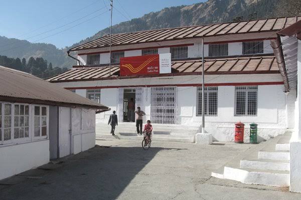 ಗ್ರಾಮೀಣ ಡಾಕ್ ಸೇವಕ್ ಎಂಬ ಅಂಚೆಯಣ್ಣನ ಥ್ಯಾಂಕ್ ಲೆಸ್ ಜಾಬ್ – ಕೋವಿಡ್ 19 ಕಷ್ಟಕಾಲದಲ್ಲೂ ಕರ್ತವ್ಯ ನಿರ್ವಹಿಸಿದ ಇವರು ಕರೋನಾ ವಾರಿಯರ್ಸ್ ಆಗಲಿಲ್ಲ…