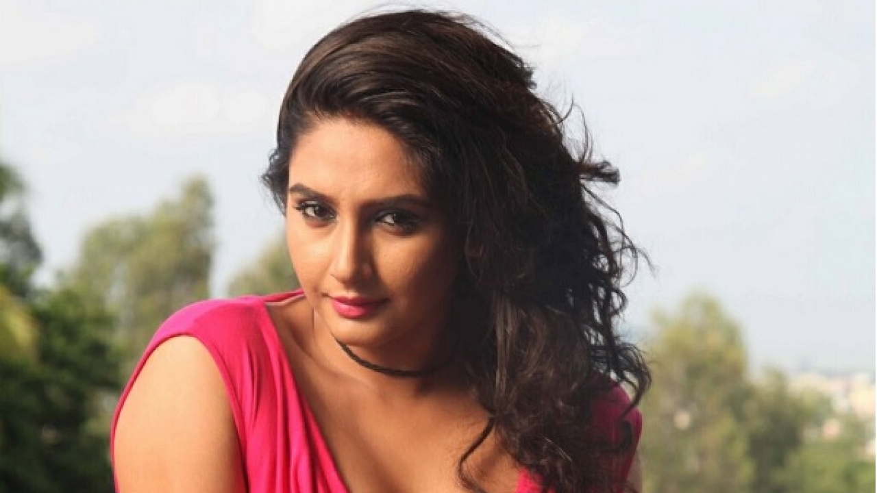 ಸ್ಯಾಂಡಲ್ ವುಡ್ ನಲ್ಲಿ ‘ಮೀಟೂ’ ಕಥೆ ಹೇಳಲಿದ್ದಾರೆ ರಾಗಿಣಿ…