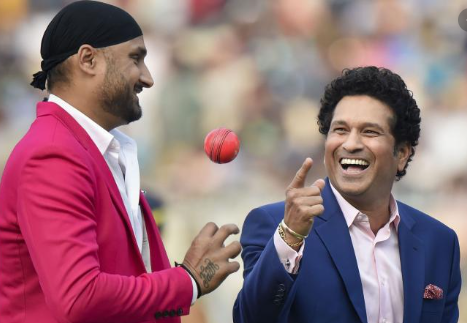 ಆಟದ ಕಡೆ ಗಮನಹರಿಸು… ನನಗನಿಸುತ್ತಿದೆ ನೀನು ಭಾರತ ಪರ ಆಡ್ತಿಯ.. ಸಚಿನ್ ಹೀಗೆ ಅಂದಿದ್ದು ಯಾರಿಗೆ…?