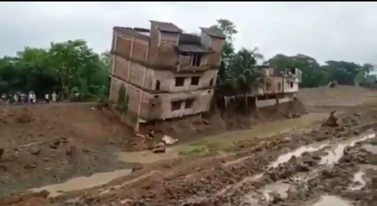 ಅಬ್ಬಾ..ಬಚಾವಾದ್ವಿ, ಮೂರಂತಸ್ಥಿತ ಕಟ್ಟಡ ದಿಡೀರ್ ಕುಸಿತ