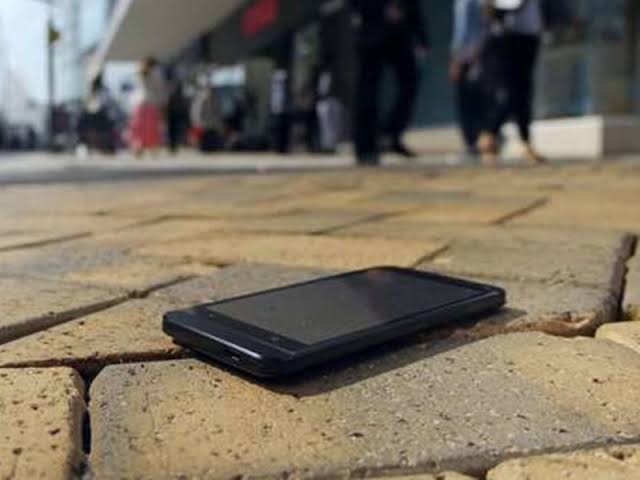 ಸ್ಮಾರ್ಟ್​ಫೋನ್ ಕಳೆದುಕೊಂಡ ತಕ್ಷಣ ಏನು ಮಾಡಬೇಕು – ಇಲ್ಲಿದೆ ಮಾಹಿತಿ