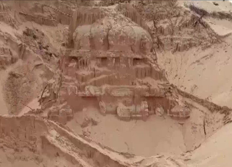 ಮರಳು ಗಣಿಗಾರಿಕೆ ವೇಳೆ 200 ವರ್ಷ ಹಳೆಯ ಶಿವ ದೇವಾಲಯ ಪತ್ತೆ