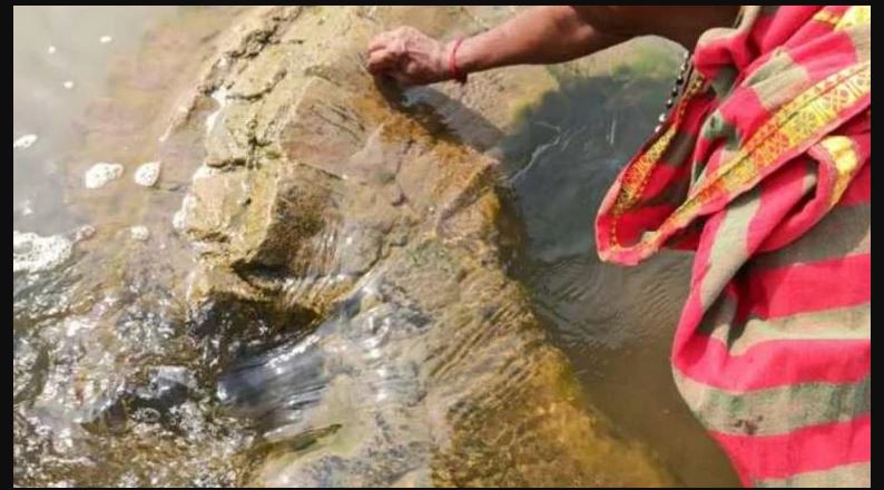 ಮಹಾನದಿ ಗರ್ಭ ಸೇರಿದ್ದ ದೇವಳ ಗೋಚರ: ಇದು ಲಾಕ್‍ಡೌನ್ ಎಫೆಕ್ಟ್