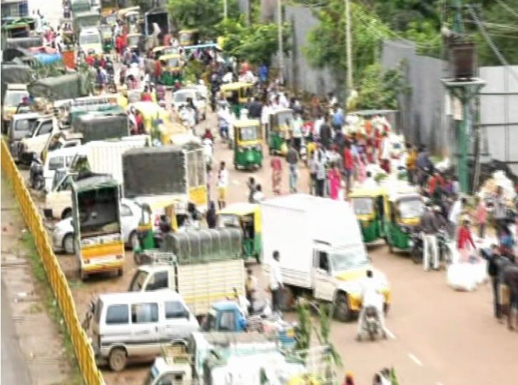ಸಂಡೇ ಲಾಕ್‍ಡೌನ್: ದಕ್ಷಿಣ ಕನ್ನಡ, ಹುಬ್ಬಳ್ಳಿ ಸ್ತಬ್ದ, ಉಳಿದೆಡೆ ನೀರಸ..!