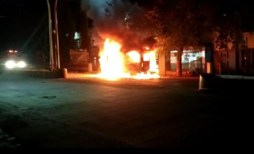 ವೈದ್ಯರ ಮೇಲೆ ಹಲ್ಲೆ, ಆಂಬ್ಯುಲೆನ್ಸ್‍ಗೆ ಬೆಂಕಿ; ಮೂವರು ಆರೋಪಿಗಳ ಸೆರೆ..!