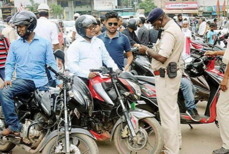 ಮಾಸ್ಕ್ ಧರಿಸದೇ ರಸ್ತೆಗಿಳಿದ ಸವಾರರಿಂದ ದಂಡ ವಸೂಲಿ…!