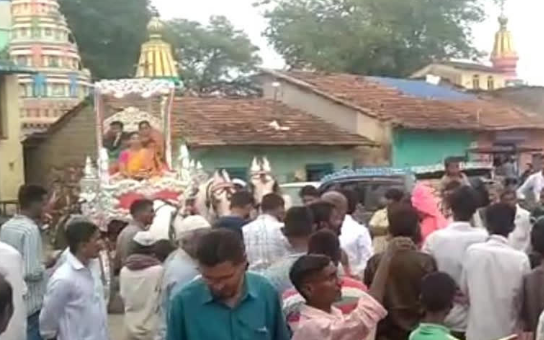 ನಿಯಮಗಳನ್ನು ಗಾಳಿ ತೂರಿ ಮದುವೆ : ಬಿಜೆಪಿ ಮುಖಂಡನಿಗೆ ತಕ್ಕ ಶಾಸ್ತಿ