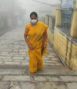 ಚಾಮುಂಡಿ ಬೆಟ್ಟ ಹತ್ತಿದ ಶೋಭಾ ಕರಂದ್ಲಾಜೆ : ಇದ್ಯಾವ ನ್ಯಾಯ ಎಂದ ಜನರು..!