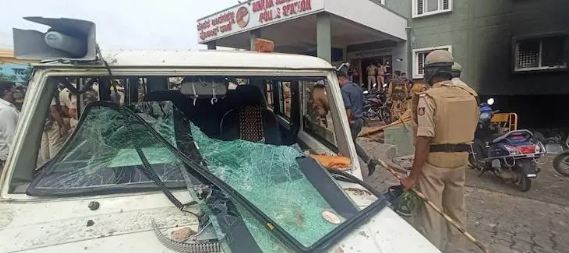 ಬೆಂಗಳೂರಿನಲ್ಲಿ ಪುಂಡರ ಪುಂಡಾಟ: ಕೆಜಿ ಹಳ್ಳಿ ಪೊಲೀಸ್ ಠಾಣೆಯಲ್ಲಿ ಮತ್ತೊಂದು ಸುತ್ತಿನ ಸಭೆ..!