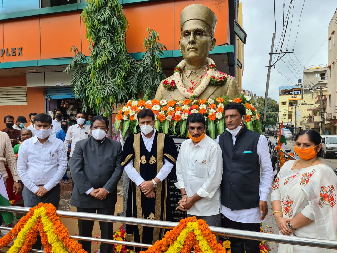 ಇಂದು ಸ್ವಾತಂತ್ರ್ಯ ಹೋರಾಟಗಾರ “ವಿನಾಯಕ ದಾಮೋದರ್ ಸಾವರ್ಕರ್” ಅವರ ಕಂಚಿನ ಪ್ರತಿಮೆ ಅನಾವರಣ..!