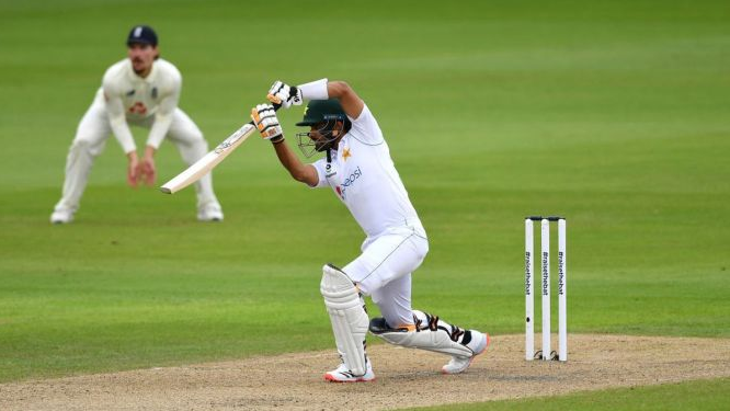 ಇಂಗ್ಲೆಂಡ್ – ಪಾಕಿಸ್ತಾನ ಟೆಸ್ಟ್ – ಮೊದಲ ದಿನದ ಸಂಜೆಯ ಆಟಕ್ಕೆ ಮಳೆ ಅಡ್ಡಿ