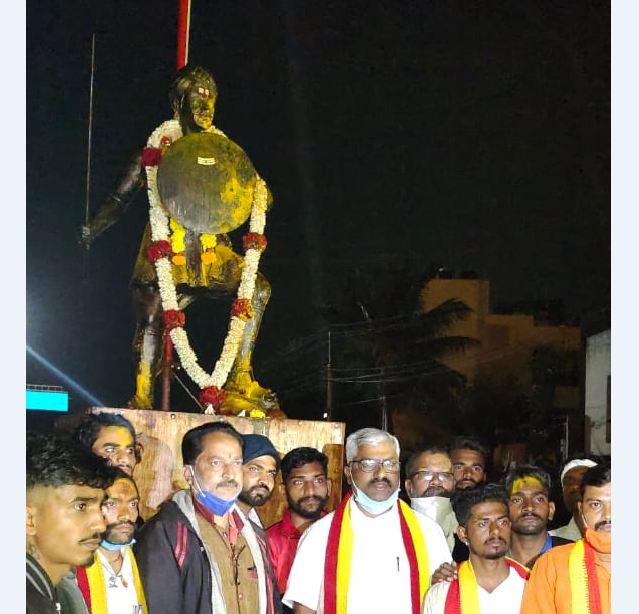 ಪಿರನವಾಡಿಯಲ್ಲಿ ರಾತ್ರೋರಾತ್ರಿ ಸಂಗೊಳ್ಳಿ ರಾಯಣ್ಣ ಮೂರ್ತಿ ಪ್ರತಿಷ್ಠಾಪನೆ