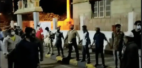 ಹೊತ್ತಿ ಉರಿದ ಡಿಜಿ ಹಳ್ಳಿ ಕಾವಲ್ ಭೈರಸಂದ್ರ; ಗಲಭೆಯ ಹಿಂದಿರುವ ವಿಧ್ವಂಸಕ ಶಕ್ತಿಗಳಾವುವು? ಘಟನೆಯ ಹಿಂದೆಯೇ ಹುಟ್ಟಿಕೊಂಡ ಪ್ರಶ್ನೆಗಳು