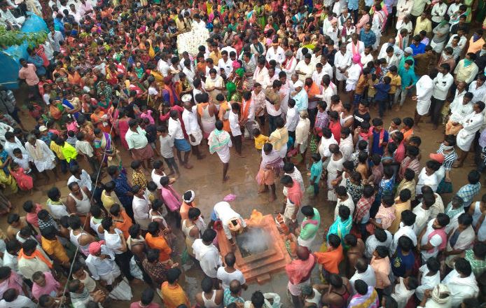 ಕೊರೊನಾ ಭೀತಿ ನಡುವೆ ವೀರಭದ್ರೇಶ್ವರನ ಜಾತ್ರೆ