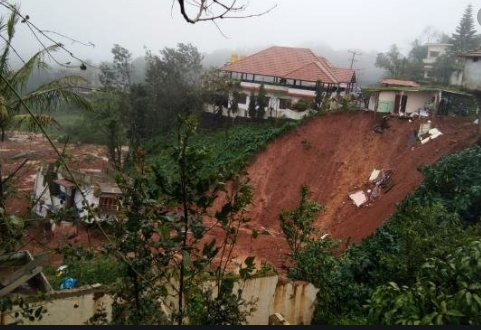 ಅಸ್ತವ್ಯಸ್ತಗೊಂಡ ಕೊಡಗು.. ಆತಂಕದಲ್ಲಿ ಮಡಿಕೆರಿಯ ಜನತೆ..!