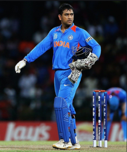 ಎಮ್.ಎಸ್. ಧೋನಿ ಟೀಮ್ ಇಂಡಿಯಾದ ಕಾವಲುಗಾರ.. 22 ಯಾರ್ಡ್ ನಲ್ಲಿ ಮೋಡಿ ಮಾಡೋ ತಂತ್ರಗಾರ.. -ಮಾತಿನಲ್ಲೇ ಛಾಟಿ ಬೀಸುವ ಮಂತ್ರಗಾರ..!