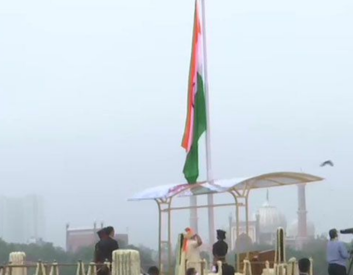 74ನೇ ಸ್ವಾತಂತ್ರ‍್ಯೋತ್ಸವ: ಕೆಂಪುಕೋಟೆಯಲ್ಲಿ ಹಾರಿದ ತಿರಂಗಾ