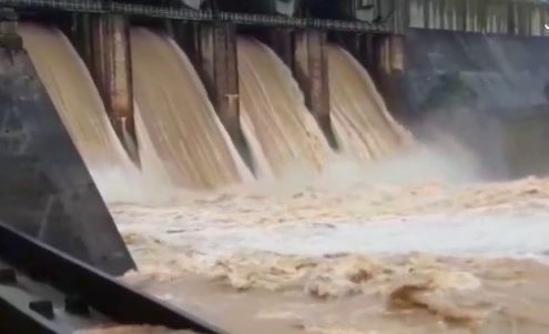 ಶಿರೂರು ಡ್ಯಾಂ ಸಂಪೂರ್ಣ ಭರ್ತಿ ; ನಾಲ್ಕು ಗೇಟ್ ಗಳಿಂದ ನೀರು ಹೊರಕ್ಕೆ