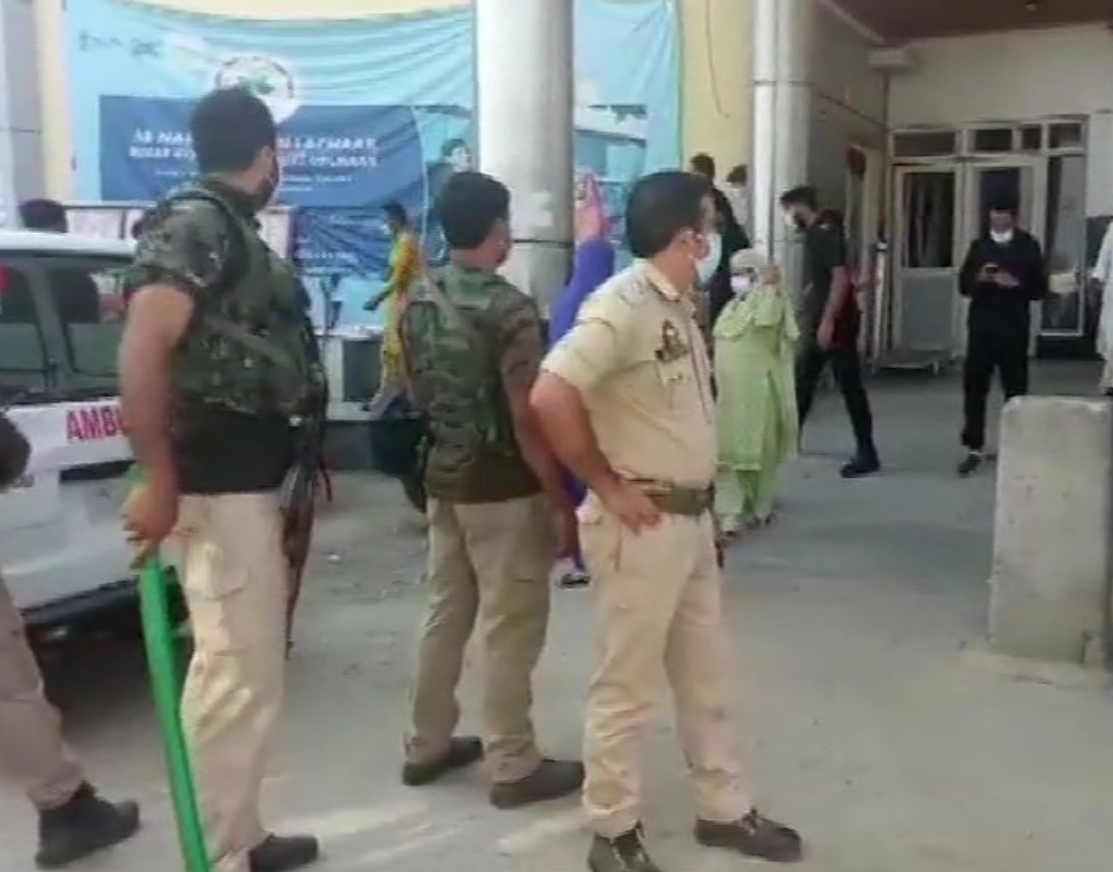 ಉಗ್ರರ ಅಟ್ಟಹಾಸ | ಇಬ್ಬರು ಯೋಧರು, ಓರ್ವ ಪೊಲೀಸ್ ಹುತಾತ್ಮ