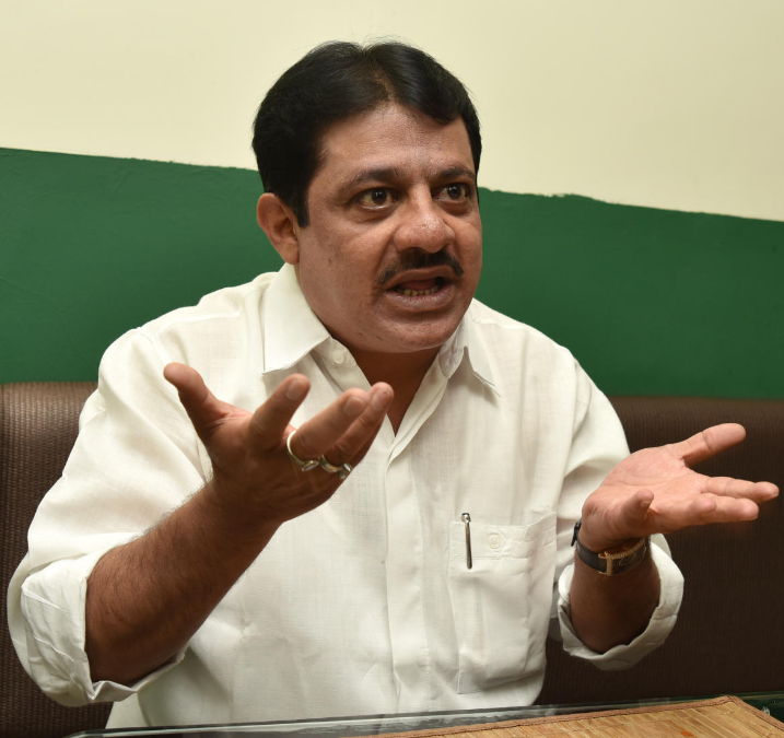 ವಾಚ್ ಮೆನ್ ಆಗ್ಲಿಲ್ಲ, ಆಸ್ತಿ ಬರೆದುಕೊಡ್ತಾರಾ ಜಮೀರ್..?