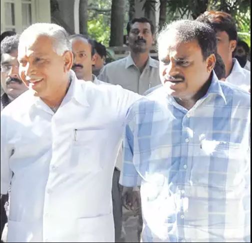 ರಾಜಾಹುಲಿ ದಳಪತಿ ಭೇಟಿ ಮಾಡಿದ್ದೇಕೆ ಗೊತ್ತಾ..?