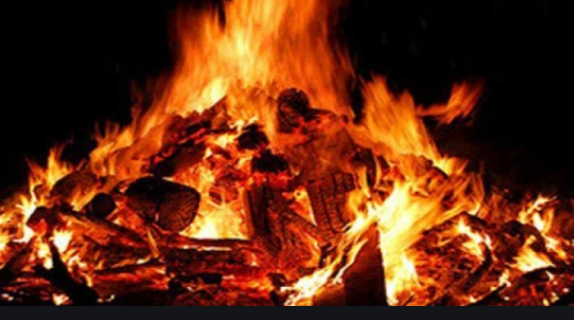 ಸಾವಿನಲ್ಲೂ ಅಸ್ಪೃಶ್ಯತೆ , ಒಬ್ಬಂಟಿಯಾಗಿ ನಿಂತು ಅಂತಿಮ ವಿಧಿ ನೆರವೇರಿಸಿದ ಮಗ…!