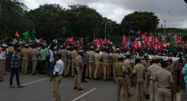 ಕೇಂದ್ರ ಸರ್ಕಾರದ ವಿರುದ್ಧ ನೇಗಿಲಯೋಗಿ ಸಮರ