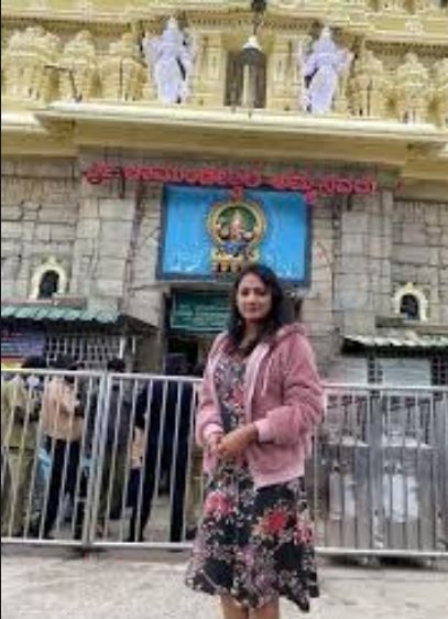 ಚಾಮುಂಡೇಶ್ವರಿ ದರ್ಶನ ಪಡೆದ “ಪೆಟ್ರೋಮ್ಯಾಕ್ಸ್” ನಾಯಕಿ ಹರಿಪ್ರಿಯಾ