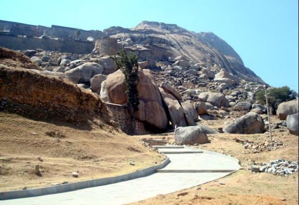 ಕಲ್ಪತರು ನಾಡಿನಲ್ಲಿರುವ ಮಧುಗಿರಿ ಬೆಟ್ಟದ ವೈಭವ..!